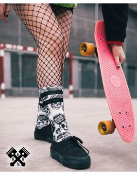 American Socks Calcetines Skater Skull Medio-Alto, chica skater con medias de red